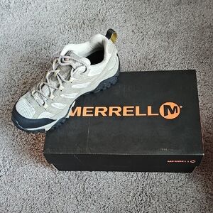 Merrell Women's Tan and Black Athletic Shoes